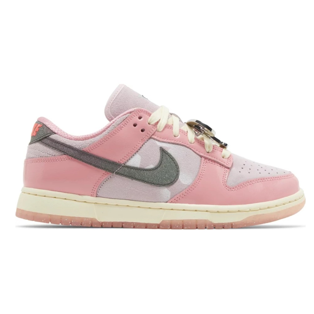 Nike Dunk Low LX Barbie, görsel 1