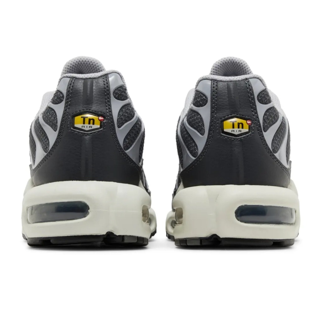 Nike Air Max Plus Greyscale Cool Grey Spor Ayakkabı 3 Nike Air Max Plus Greyscale Cool Grey Spor Ayakkabı - Görsel 3
